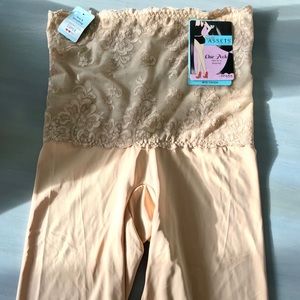 Spanx Shaping Short - Mid-thigh length